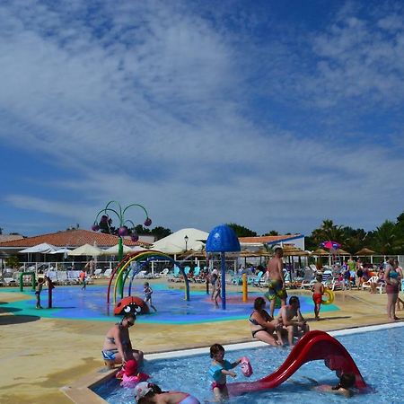 Camping Les Charmettes- Les Mathes Exteriör bild