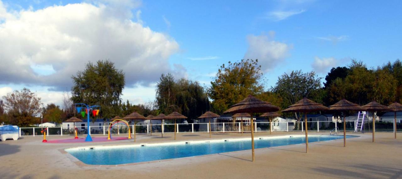 Camping Les Charmettes- Les Mathes Exteriör bild