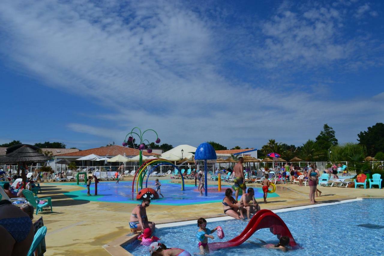 Camping Les Charmettes- Les Mathes Exteriör bild